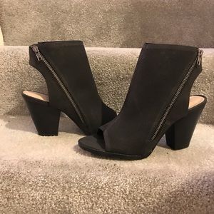 Shoe Dazzle peep toe booties